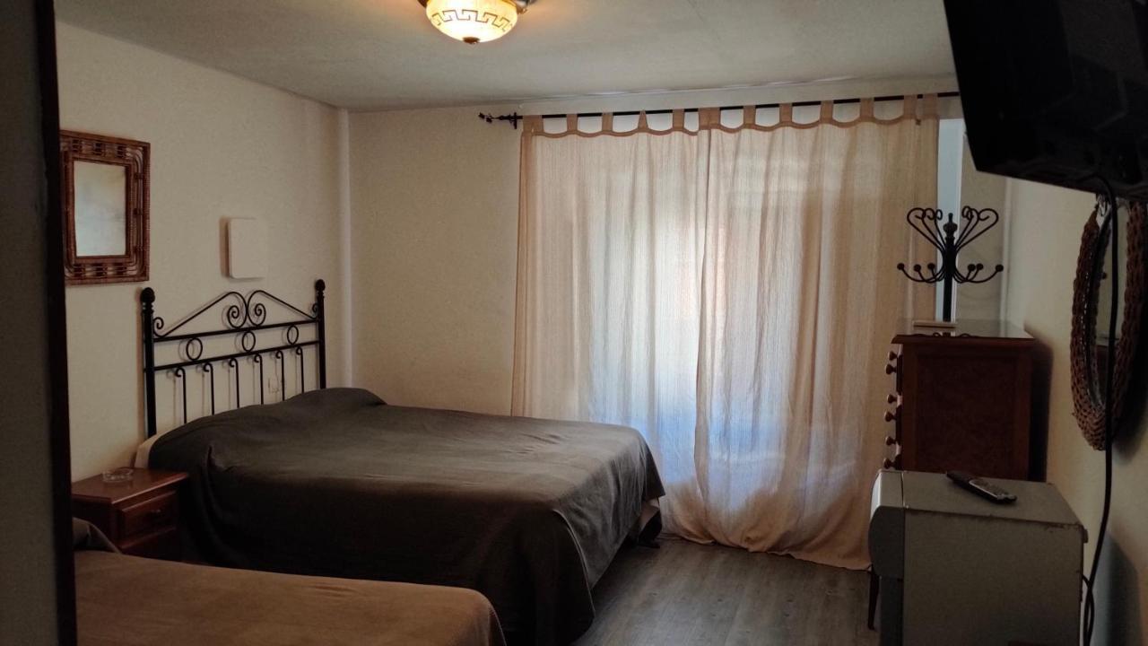 Hostal Colon Antequera Exterior photo