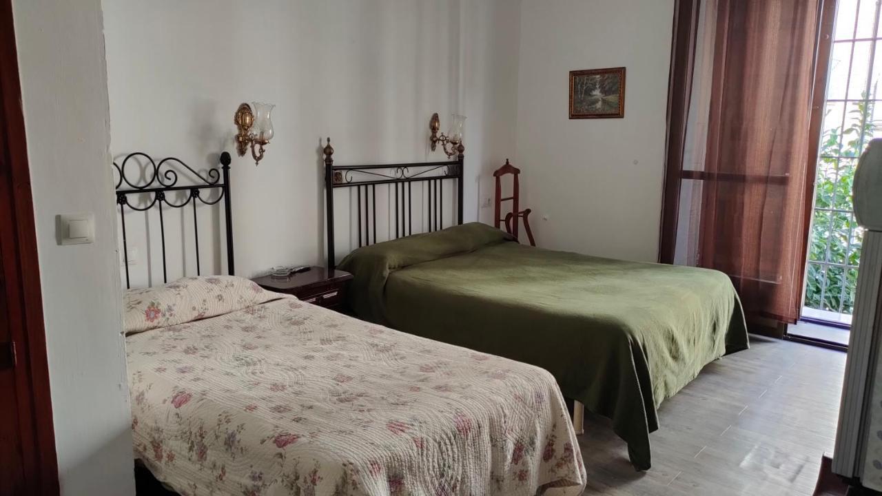 Hostal Colon Antequera Exterior photo