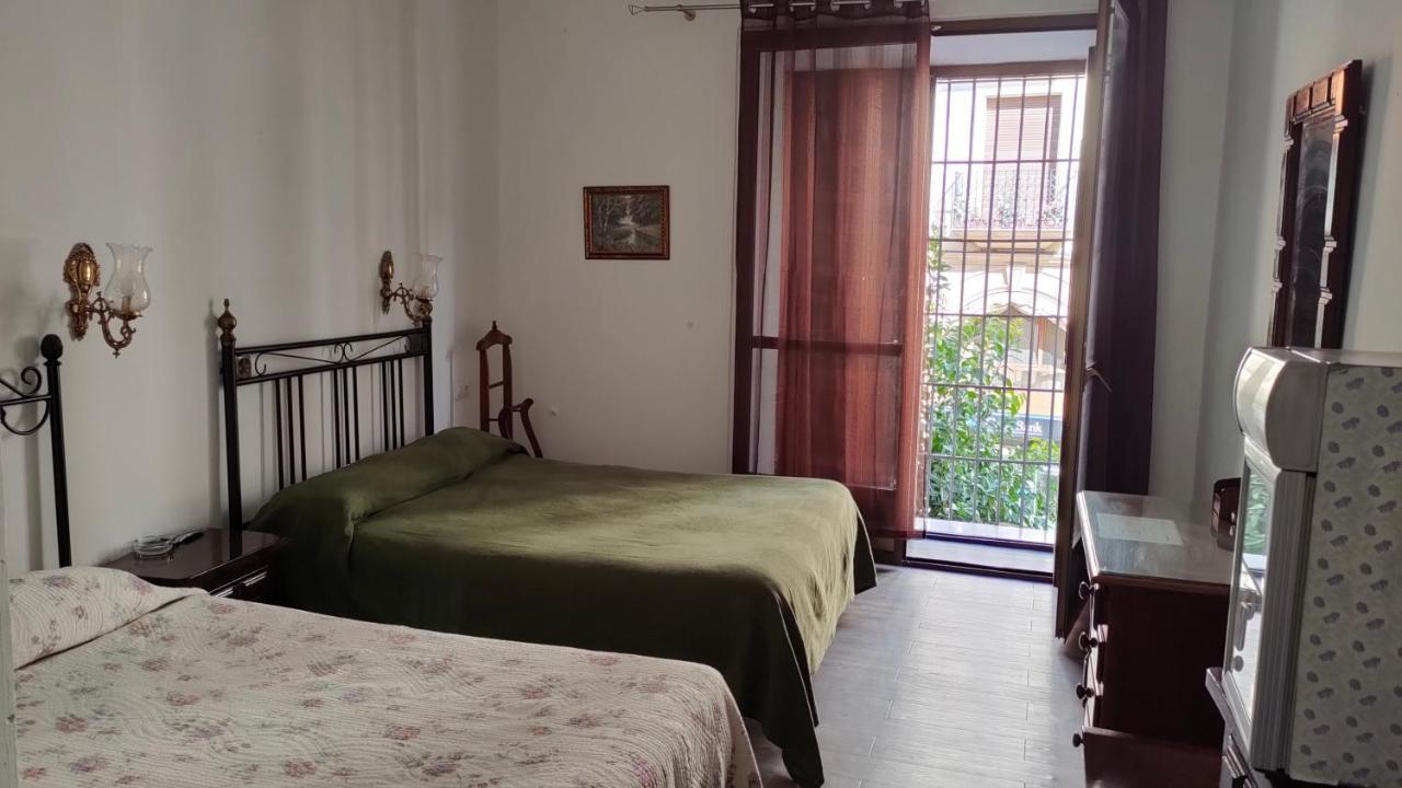 Hostal Colon Antequera Exterior photo